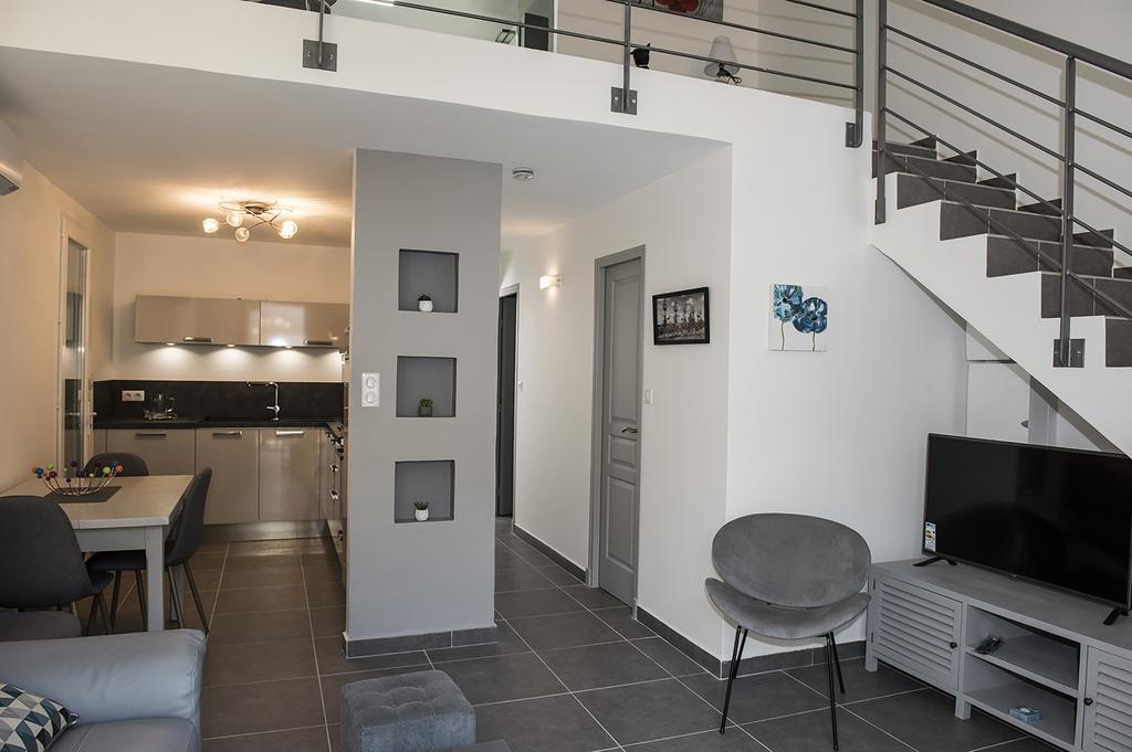 Gite Les Courlis Saint-Étienne-du-Grès Zewnętrze zdjęcie